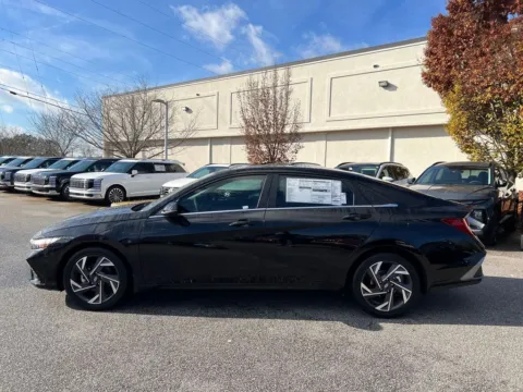 More photos of 2025 Hyundai Elantra Limited at ALM Hyundai Athens, GA