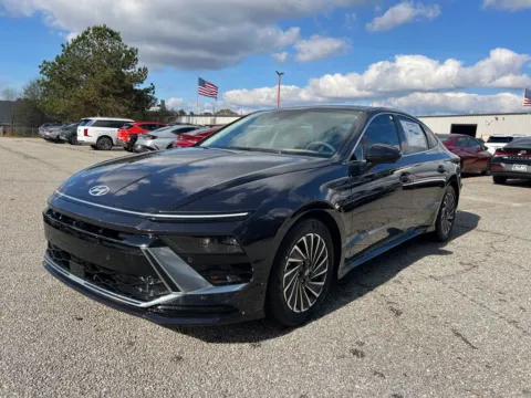 Another view of 2025 Hyundai Sonata Hybrid Limited for sale in Athens, GA at ALM Hyundai Athens