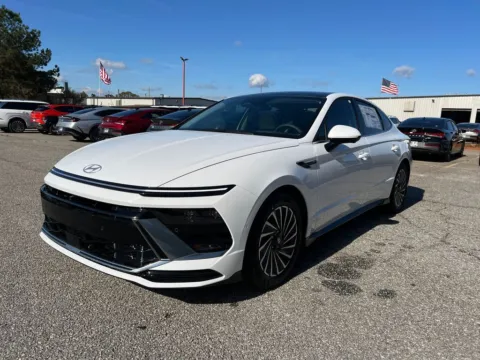 Another view of 2025 Hyundai Sonata Hybrid Limited for sale in Athens, GA at ALM Hyundai Athens