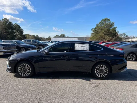 More photos of 2025 Hyundai Sonata Hybrid SEL at ALM Hyundai Athens, GA
