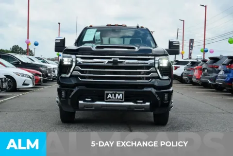 More photos of 2024 Chevrolet Silverado 3500HD High Country at ALM Hyundai Athens, GA