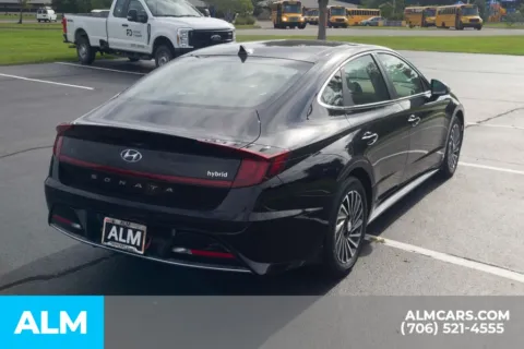 More photos of 2023 Hyundai Sonata Hybrid Limited at ALM Hyundai Athens, GA