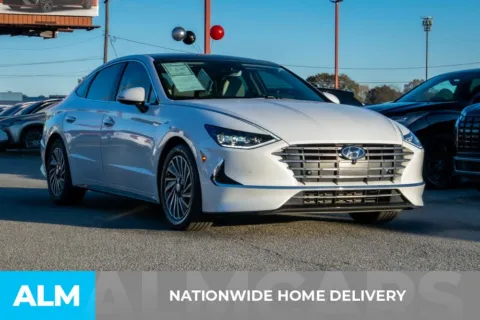 More photos of 2023 Hyundai Sonata Hybrid Limited at ALM Hyundai Athens, GA