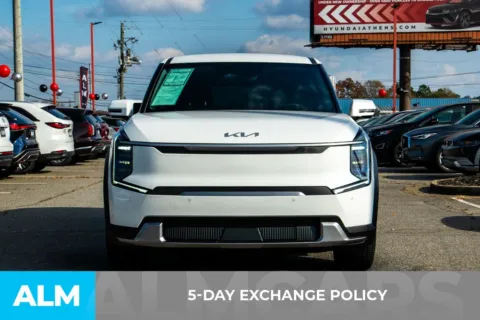 More photos of 2024 Kia EV9 Light Long Range at ALM Hyundai Athens, GA