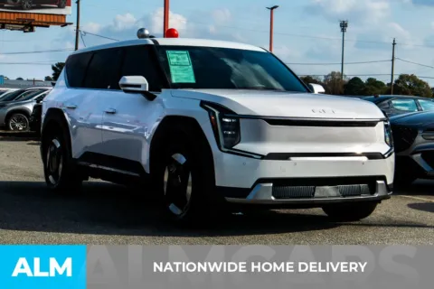 More photos of 2024 Kia EV9 Light Long Range at ALM Hyundai Athens, GA