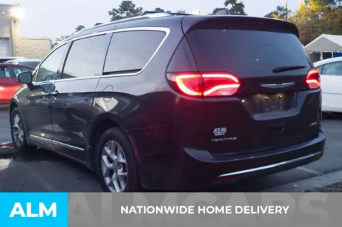 More photos of 2020 Chrysler Pacifica Limited at ALM Hyundai Florence, SC
