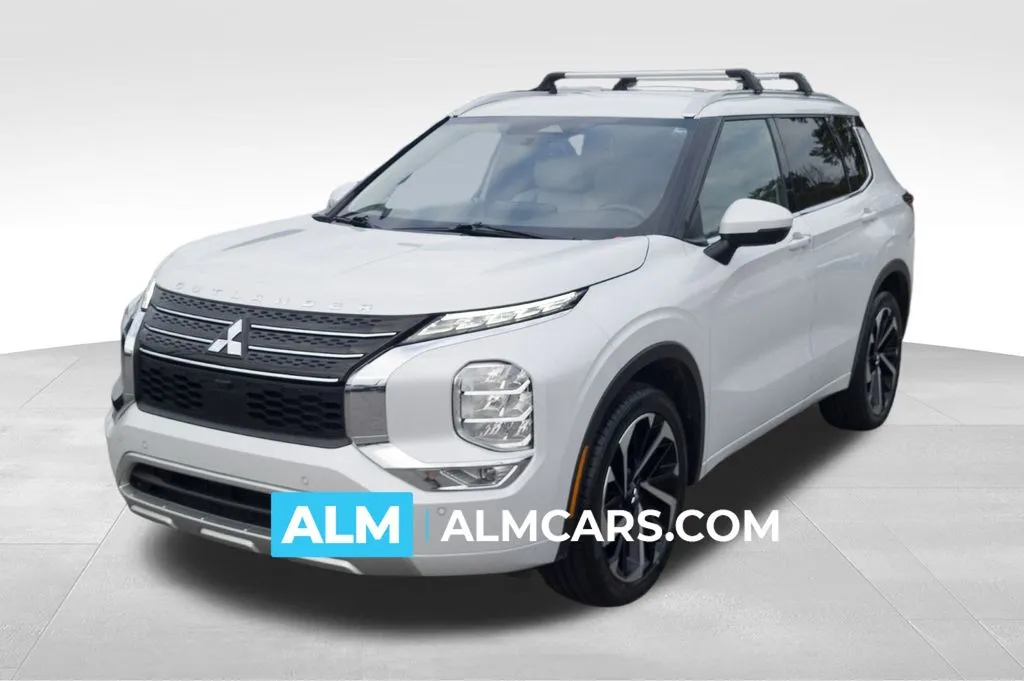 2024 Mitsubishi Outlander SEL's photo