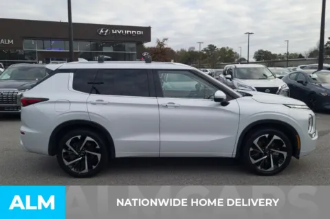 More photos of 2024 Mitsubishi Outlander SEL at ALM Hyundai Florence, SC