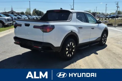 More photos of 2026 Hyundai Santa Cruz SE at ALM Hyundai Florence, SC