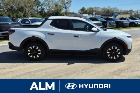 More photos of 2026 Hyundai Santa Cruz SE at ALM Hyundai Florence, SC