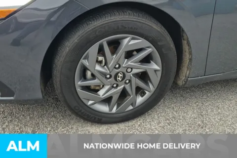 More photos of 2024 Hyundai Elantra SEL at ALM Hyundai Florence, SC