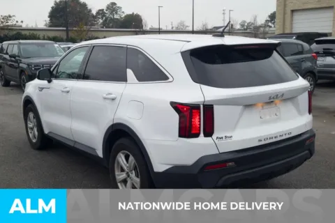 More photos of 2022 Kia Sorento LX at ALM Hyundai Florence, SC