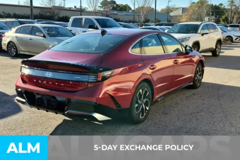 More photos of 2024 Hyundai Sonata SEL at ALM Hyundai Florence, SC