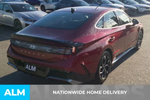 More photos of 2024 Hyundai Sonata SEL at ALM Hyundai Florence, SC