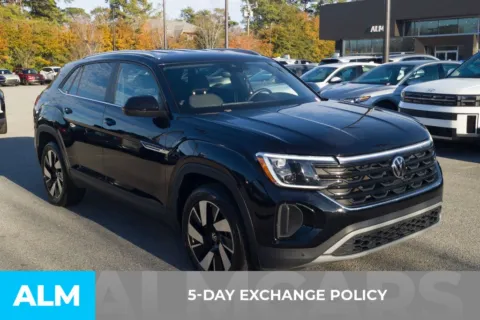 More photos of 2024 Volkswagen Atlas Cross Sport 2.0T SE w/Technology at ALM Hyundai Florence, SC
