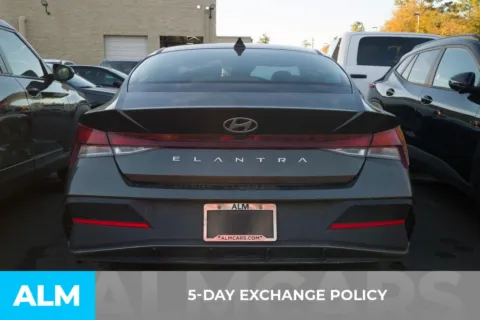 More photos of 2024 Hyundai Elantra SEL at ALM Hyundai Florence, SC