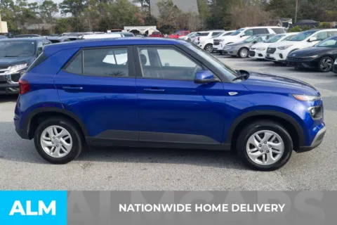 More photos of 2025 Hyundai Venue SE at ALM Hyundai Florence, SC