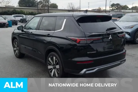 More photos of 2025 Mitsubishi Outlander SE at ALM Hyundai Florence, SC