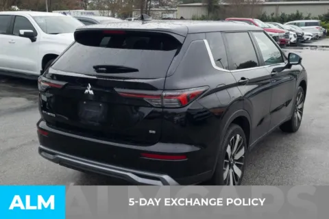 More photos of 2025 Mitsubishi Outlander SE at ALM Hyundai Florence, SC