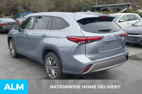 More photos of 2021 Toyota Highlander Platinum at ALM Hyundai Florence, SC