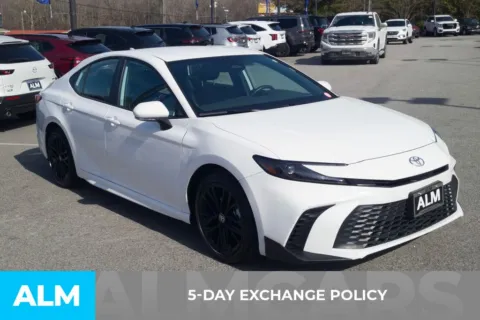 More photos of 2025 Toyota Camry SE at ALM Hyundai Florence, SC