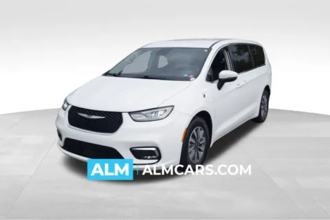 White 2023 Chrysler Pacifica Hybrid Touring L for sale in Florence, SC