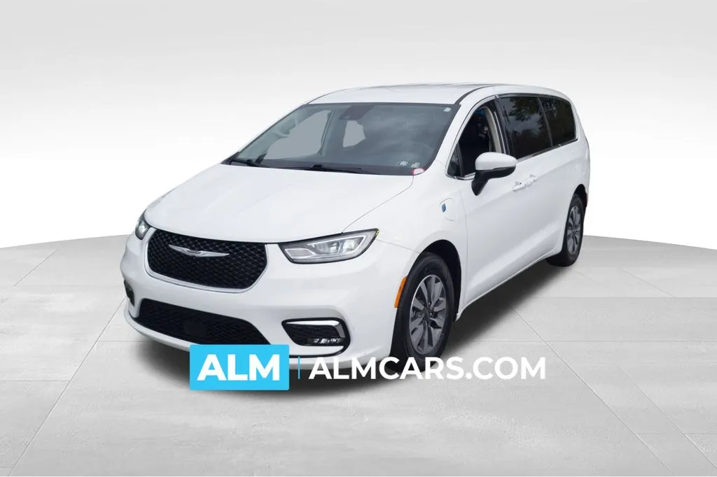 White 2023 Chrysler Pacifica Hybrid Touring L for sale in Florence, SC