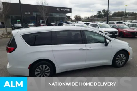 More photos of 2023 Chrysler Pacifica Hybrid Touring L at ALM Hyundai Florence, SC