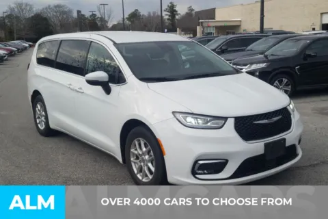 Another view of 2023 Chrysler Pacifica Touring L for sale in Florence, SC at ALM Hyundai Florence