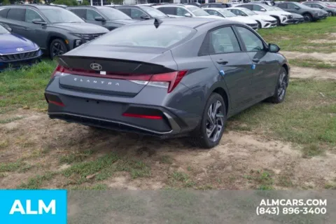 More photos of 2025 Hyundai Elantra SEL Sport at ALM Hyundai Florence, SC