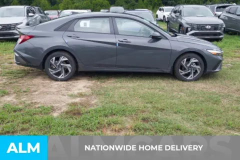 More photos of 2025 Hyundai Elantra SEL Sport at ALM Hyundai Florence, SC
