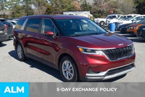 More photos of 2024 Kia Carnival LX at ALM Hyundai Florence, SC