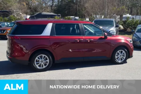 More photos of 2024 Kia Carnival LX at ALM Hyundai Florence, SC