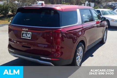 More photos of 2024 Kia Carnival LX at ALM Hyundai Florence, SC