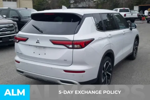 More photos of 2024 Mitsubishi Outlander SE at ALM Hyundai Florence, SC