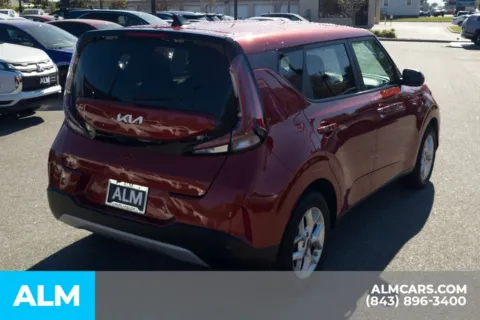 More photos of 2024 Kia Soul LX at ALM Hyundai Florence, SC
