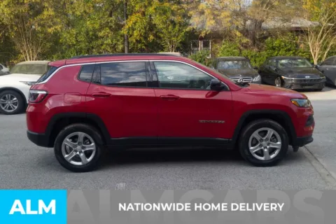 More photos of 2024 Jeep Compass Latitude at ALM Hyundai Florence, SC