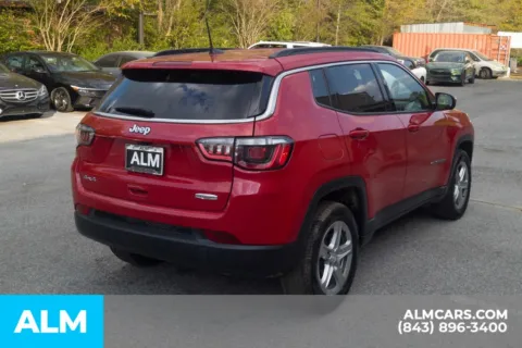 More photos of 2024 Jeep Compass Latitude at ALM Hyundai Florence, SC