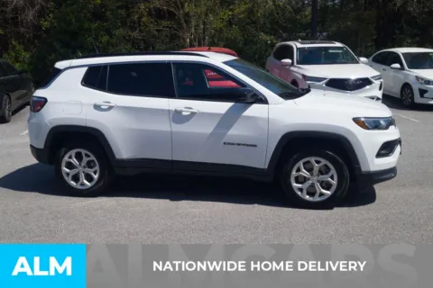 More photos of 2024 Jeep Compass Latitude at ALM Hyundai Florence, SC