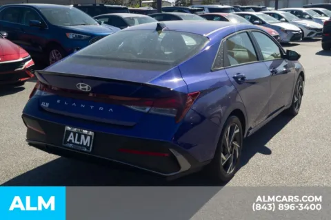 More photos of 2025 Hyundai Elantra SEL Sport at ALM Hyundai Florence, SC