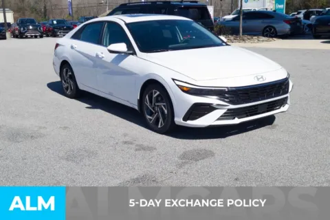 More photos of 2025 Hyundai Elantra SEL Convenience at ALM Hyundai Florence, SC