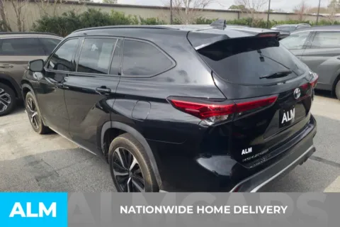 More photos of 2021 Toyota Highlander XSE at ALM Hyundai Florence, SC