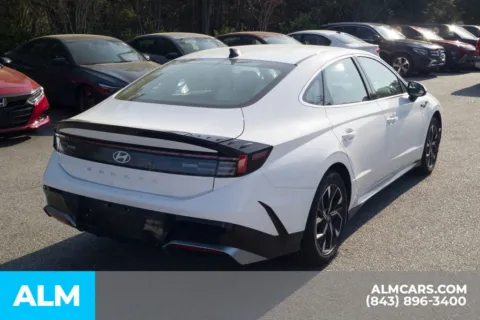 More photos of 2024 Hyundai Sonata SEL at ALM Hyundai Florence, SC