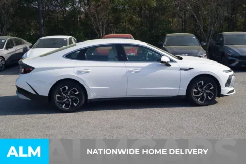 More photos of 2024 Hyundai Sonata SEL at ALM Hyundai Florence, SC