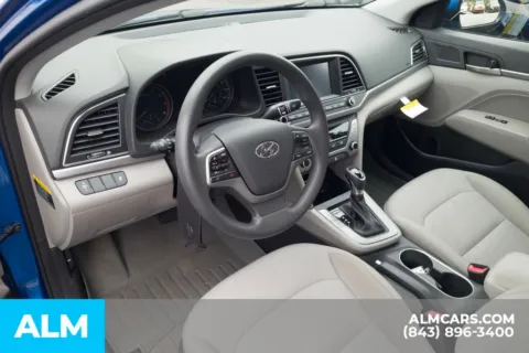 More photos of 2017 Hyundai Elantra SE at ALM Hyundai Florence, SC