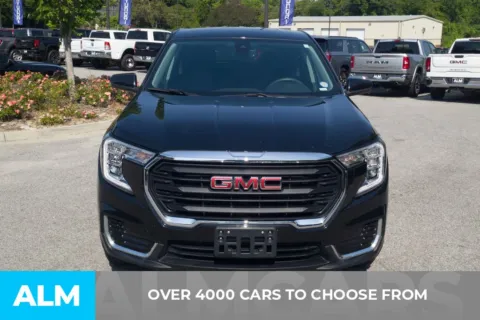 Photos of 2024 GMC Terrain SLE for sale in Florence, SC at ALM Hyundai Florence