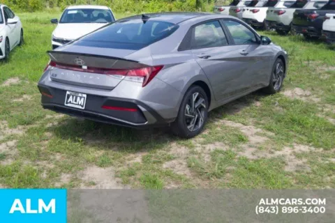 More photos of 2025 Hyundai Elantra SEL Sport at ALM Hyundai Florence, SC
