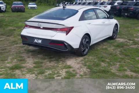 More photos of 2025 Hyundai Elantra SEL Sport at ALM Hyundai Florence, SC