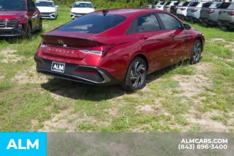 More photos of 2025 Hyundai Elantra SEL Sport at ALM Hyundai Florence, SC