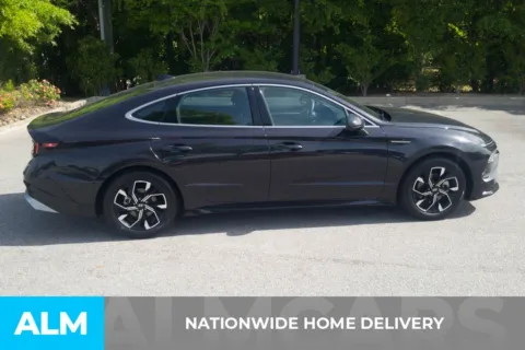 More photos of 2024 Hyundai Sonata SEL at ALM Hyundai Florence, SC